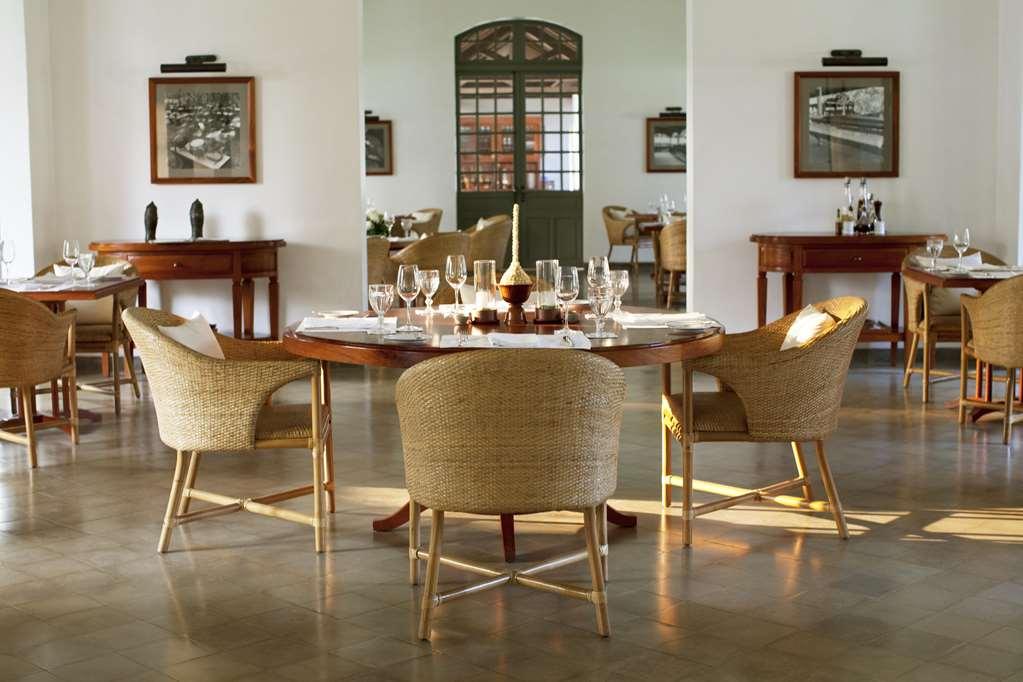Amantaka Resort Luang Prabang Restoran foto